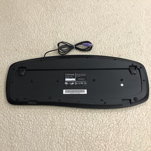 Gateway Wired Computer Keyboard KB-0401 Black/Silver
Measures: 19.75” W … - Picture 6 of 10